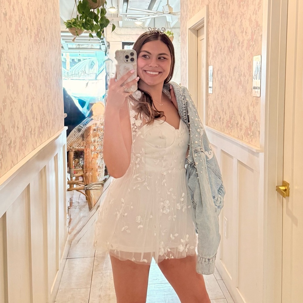 Lulu's White Lace Romper